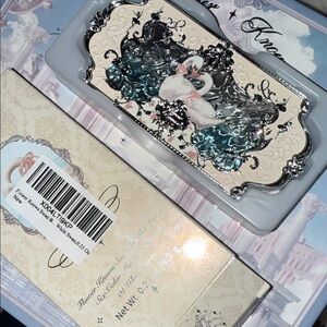 Flower Knows White Swan Palette 🦢